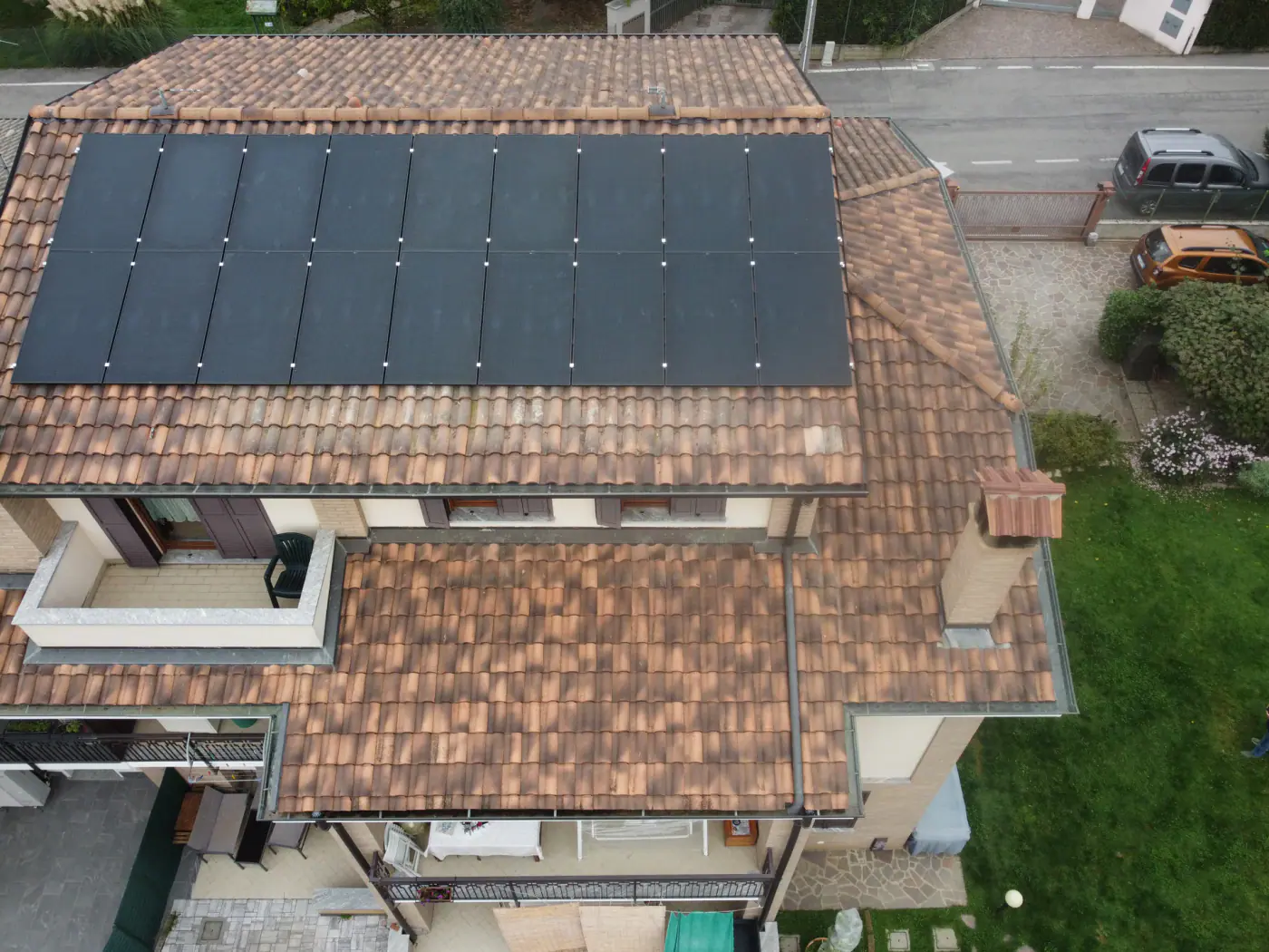 IMPIANTO FOTOVOLTAICO RESIDENZIALE DA 6,84 KW - foto 5