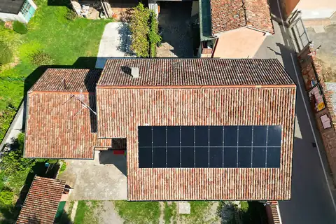 IMPIANTO FOTOVOLTAICO RESIDENZIALE DA 7,6 KW