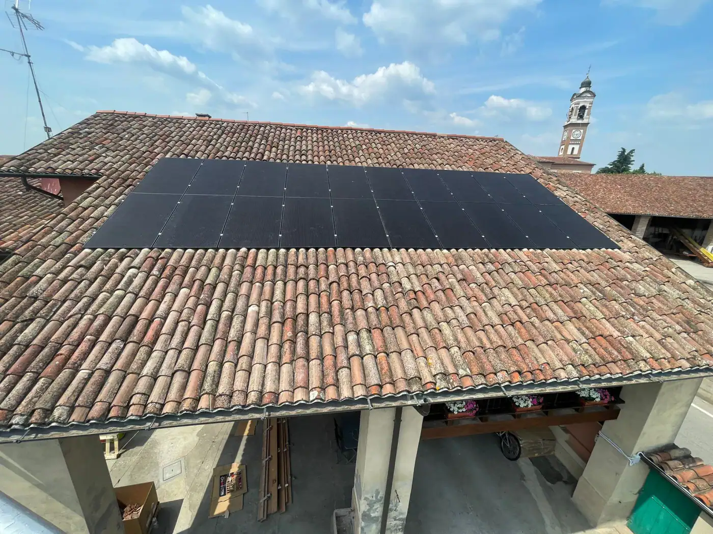 IMPIANTO FOTOVOLTAICO RESIDENZIALE DA 7,6 KW - foto 3