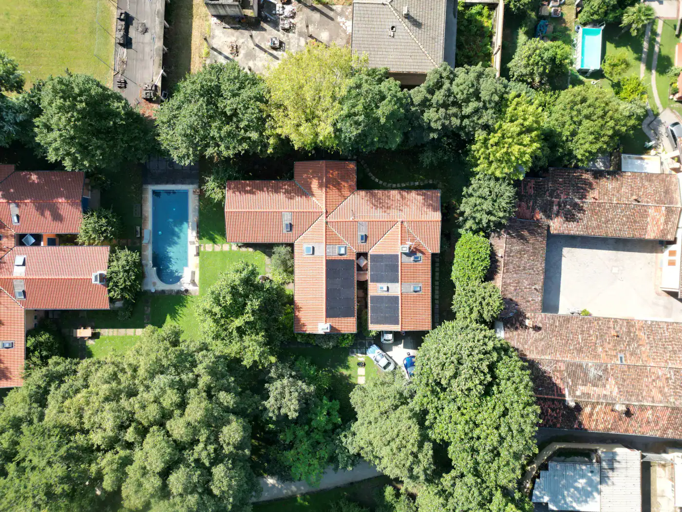 IMPIANTO FOTOVOLTAICO RESIDENZIALE DA 10,56 KW - foto 2