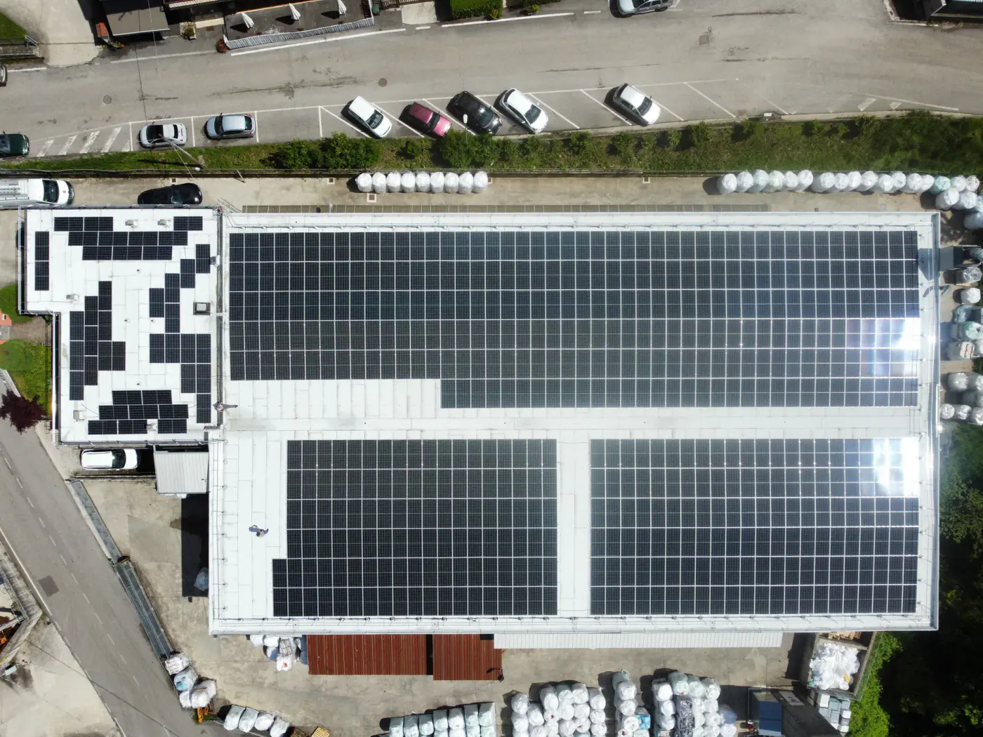 IMPIANTO FOTOVOLTAICO CALZATURIFICIO DA 251 KW - foto 2