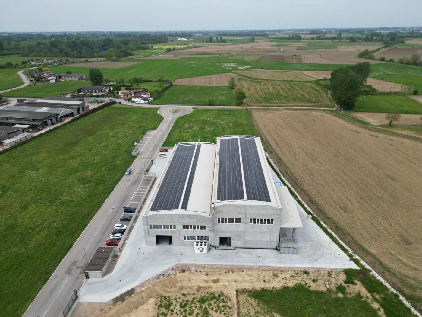IMPIANTO FOTOVOLTAICO INDUSTRIALE DA 300,14 KW - foto 3